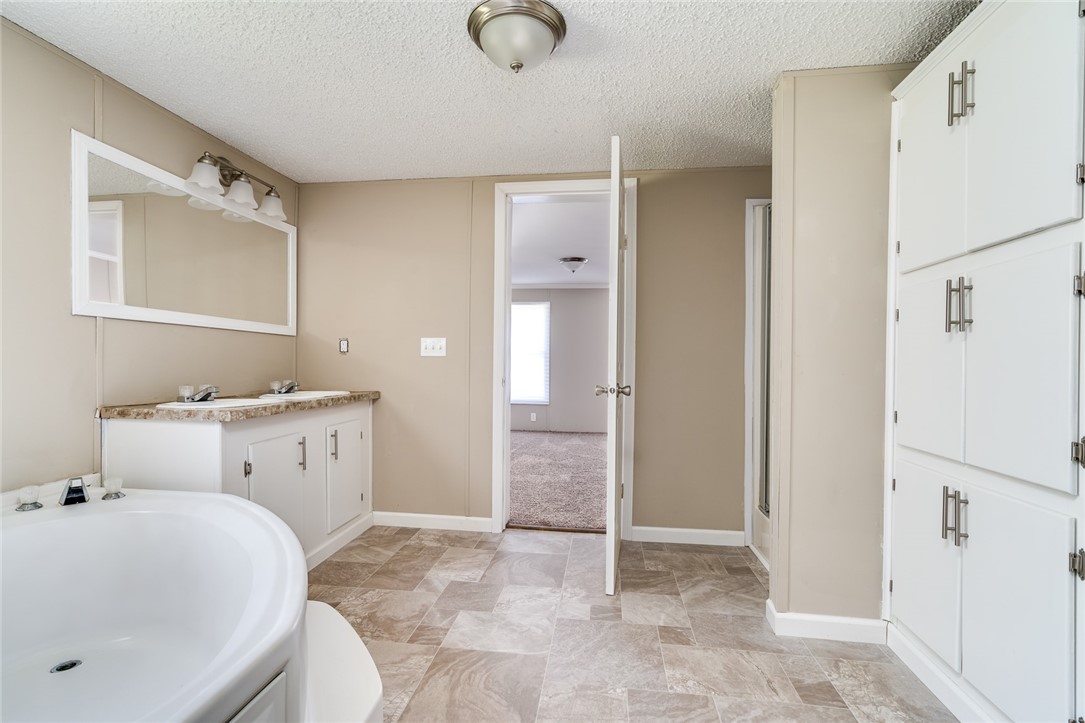 331 Victor Circle Anderson, SC 29625 - Photo 10 of 19 Master Bathroom