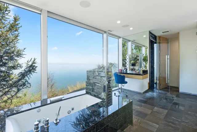 $4,450,000 | 50005 High Point Lane, New Buffalo, MI 49117