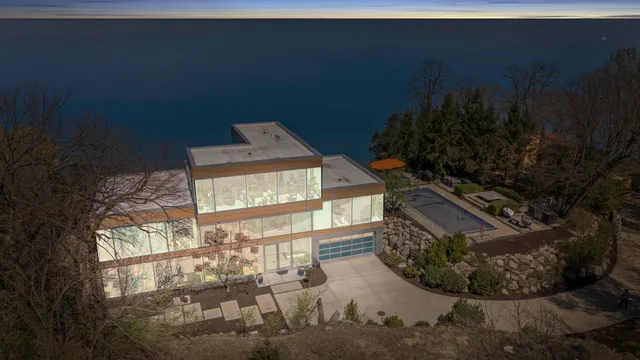 $4,450,000 | 50005 High Point Lane, New Buffalo, MI 49117