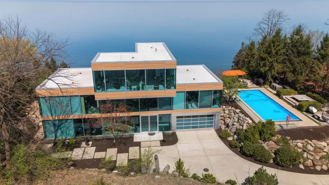 $4,450,000 | 50005 High Point Lane, New Buffalo, MI 49117