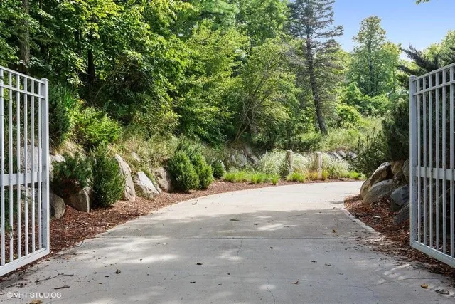 $4,450,000 | 50005 High Point Lane, New Buffalo, MI 49117