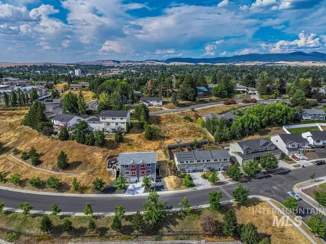 $459,000 | 328 Southview Avenue, Moscow, ID 83843