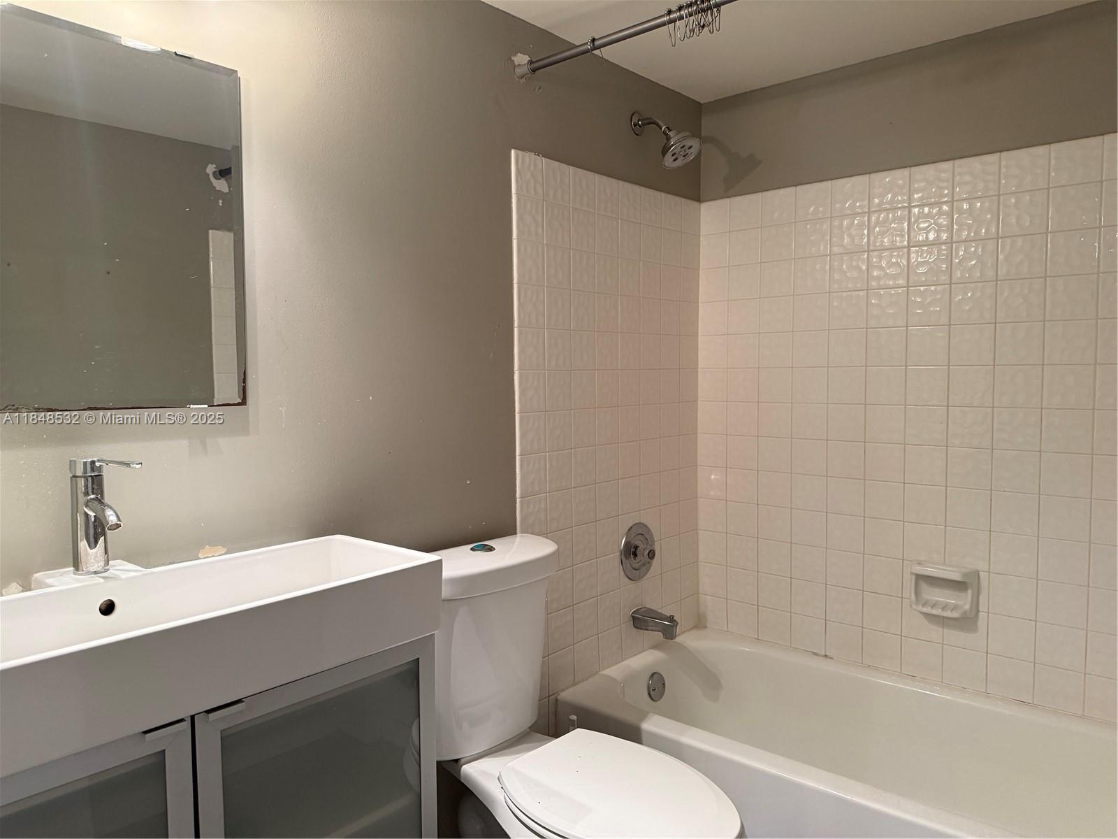 1226 North Hiatus Road, Unit 1226 Pembroke Pines, FL 33026 - Photo 11 of 13