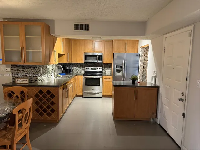 $2,350 | 1226 North Hiatus Road, Unit 1226, Pembroke Pines, FL 33026