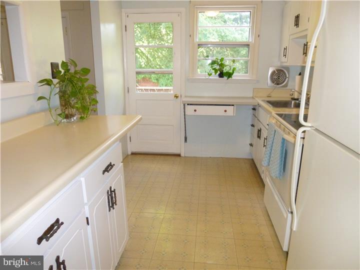 120 Madison Road Willow Grove, PA 19090 - Photo 5 of 25 Kitchen