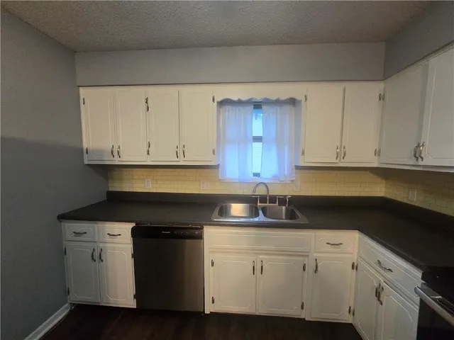 $255,900 | 408 Creach Drive, Warrensburg, MO 64093