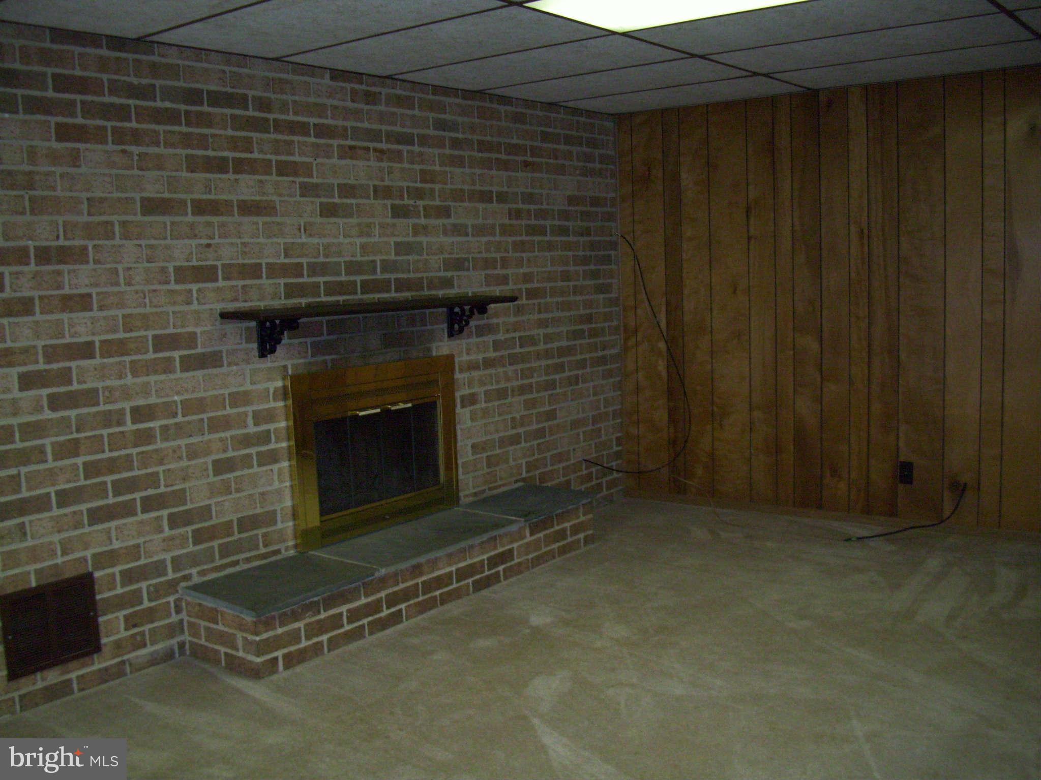 19457 Olney Mill Road Olney, MD 20832 - Photo 9 of 13 Family Room