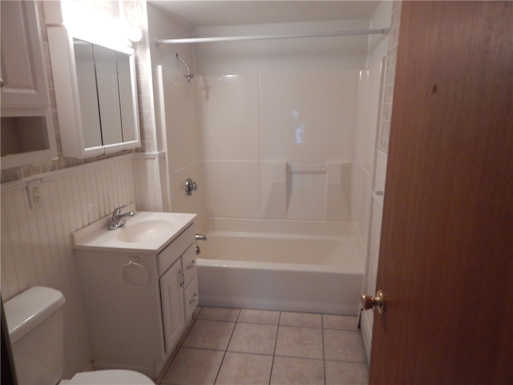 289 Ward Street Woonsocket, RI 02895 - Photo 11 of 23 Second floor bath.