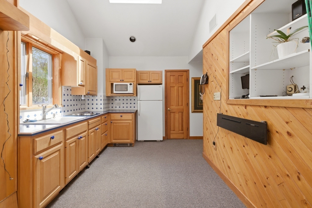 34 Spring Street Lexington, MA 02421 - Photo 23 of 33