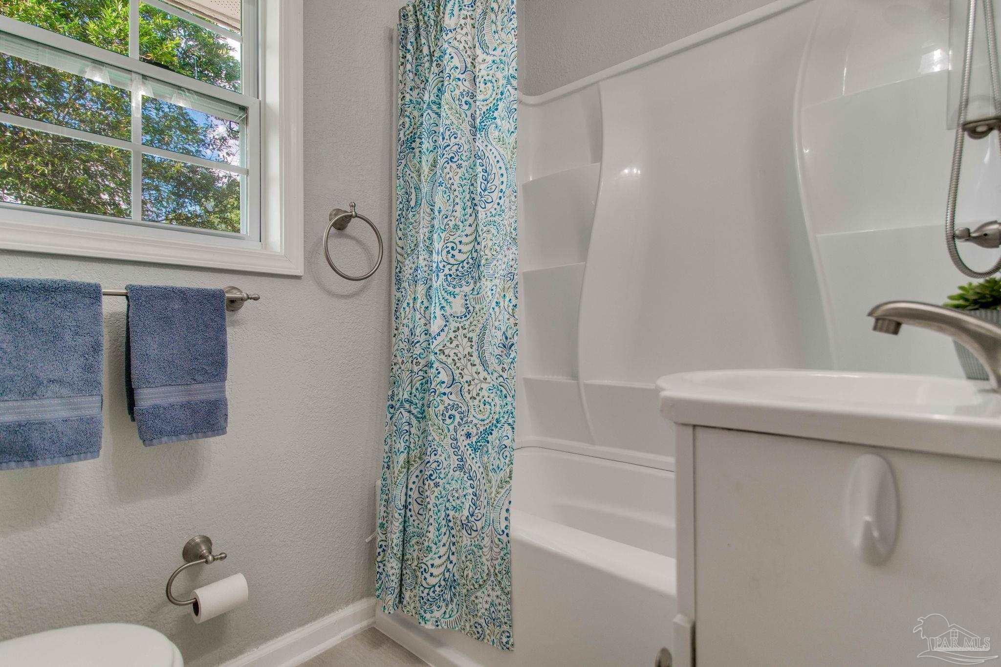 408 Frisco Road Pensacola, FL 32507 - Photo 5 of 44 Gallery Image 5