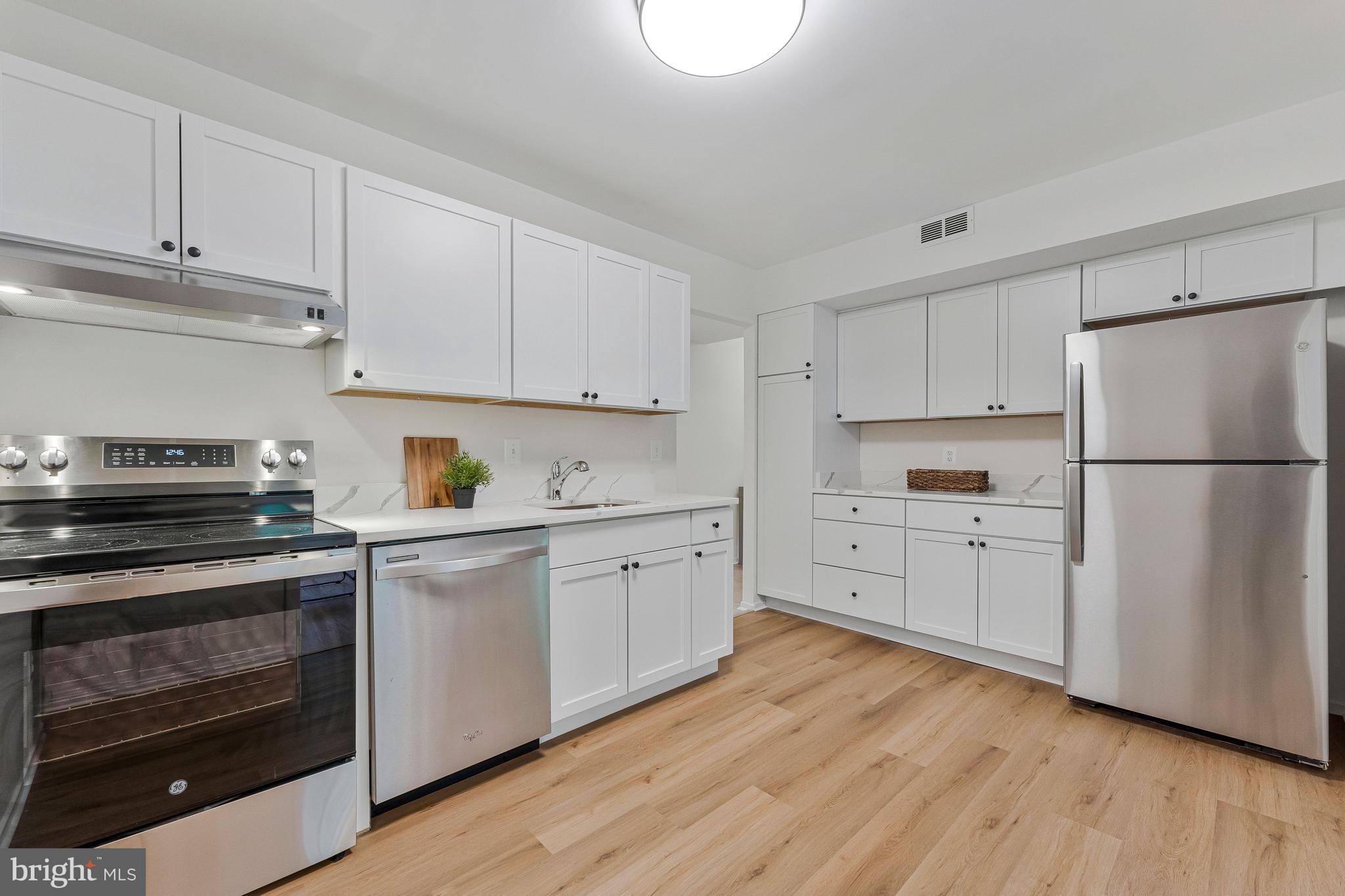 1621 Parkcrest Circle, Unit 201 Reston, VA 20190 - Photo 12 of 27