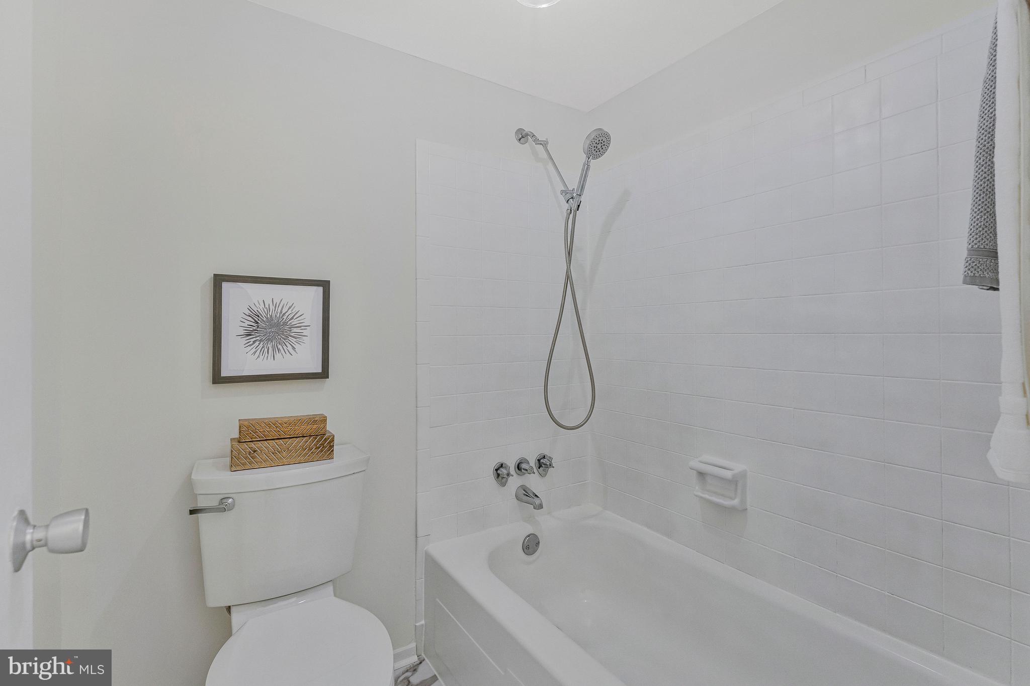 1621 Parkcrest Circle, Unit 201 Reston, VA 20190 - Photo 15 of 27