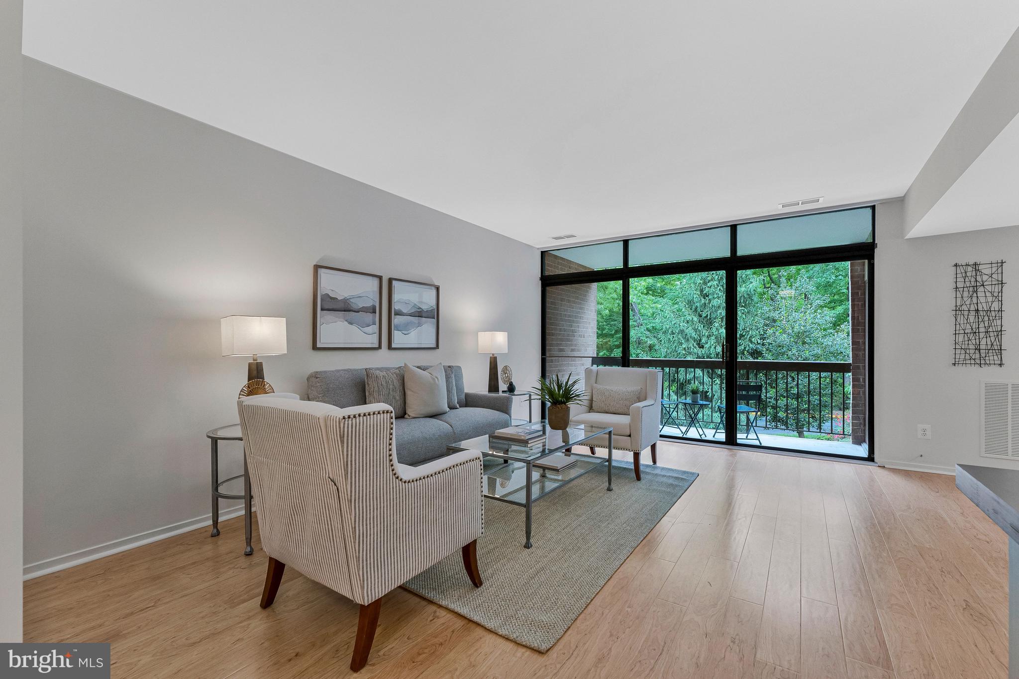 1621 Parkcrest Circle, Unit 201 Reston, VA 20190 - Photo 4 of 27