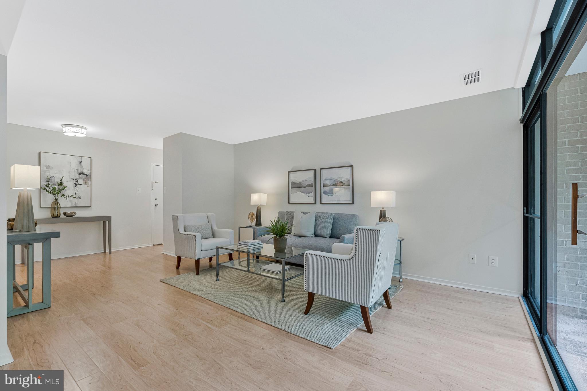 1621 Parkcrest Circle, Unit 201 Reston, VA 20190 - Photo 5 of 27
