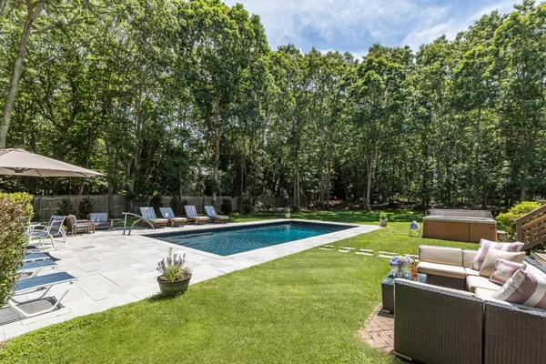 $25,000 | 15 Highland Boulevard, East Hampton, NY 11937