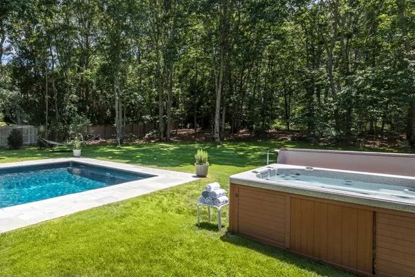$25,000 | 15 Highland Boulevard, East Hampton, NY 11937