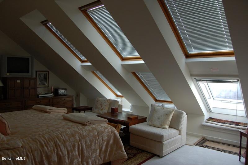 200 Old Stockbridge Road, Unit V7 Lenox, MA 01240 - Photo 14 of 20 master bedroom