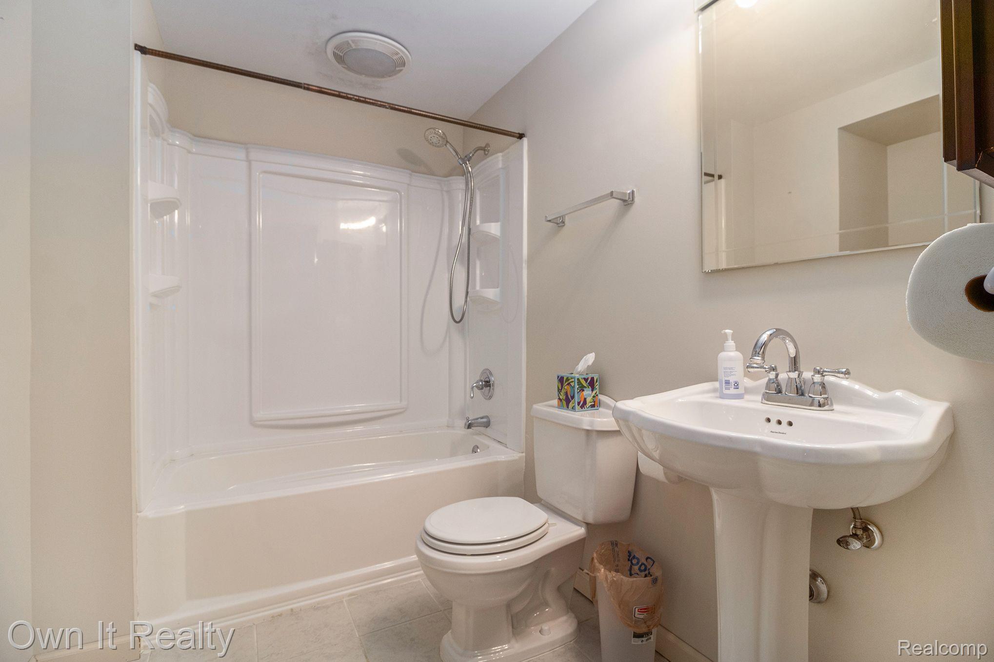 1720 Trinity Road Canton, MI 48187 - Photo 38 of 41 Gallery Image 38