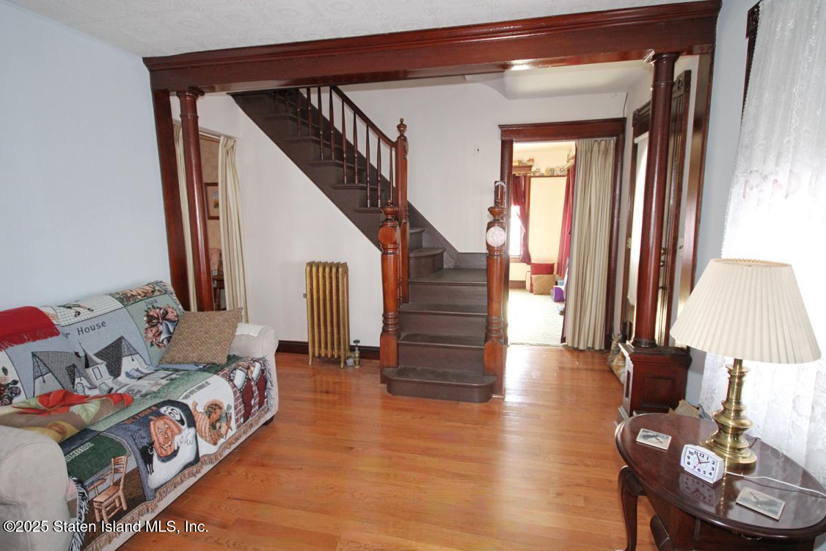 121 Joline Avenue Staten Island, NY 10307 - Photo 6 of 23 121 JOLINE LR 2