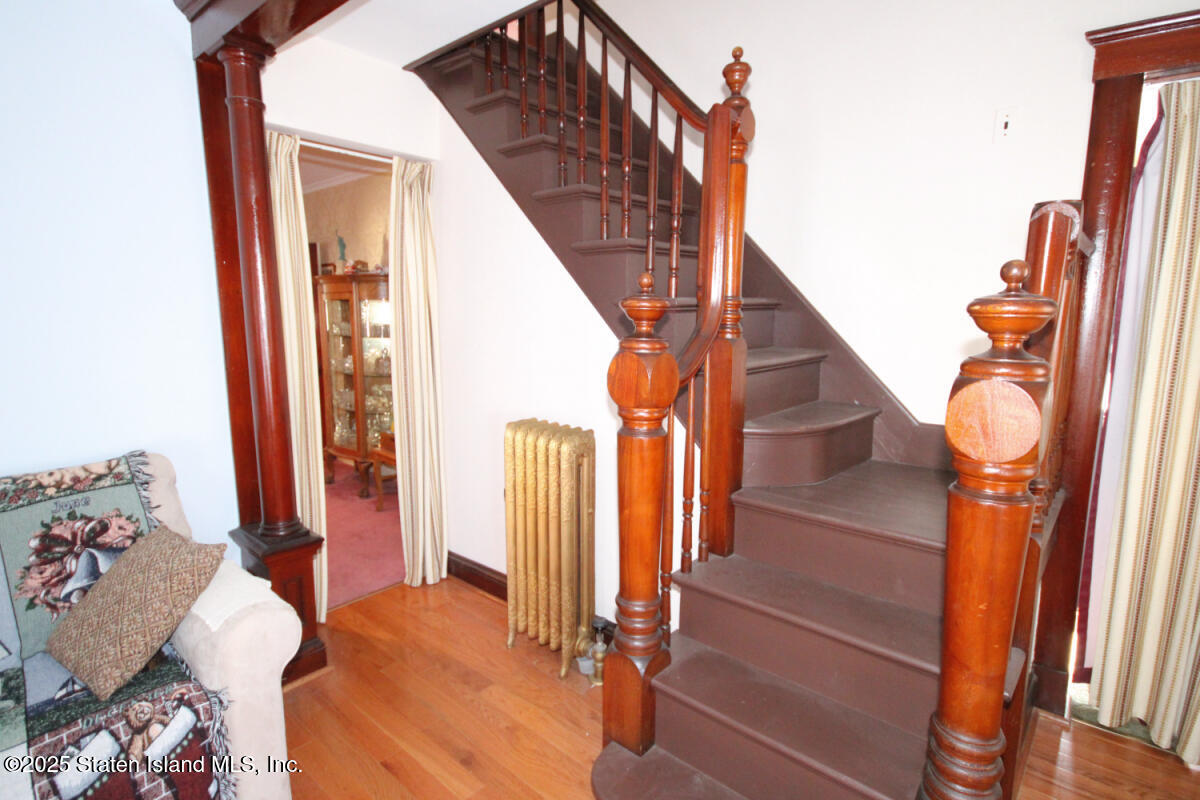 121 Joline Avenue Staten Island, NY 10307 - Photo 7 of 23 121 JOL STAITWELL