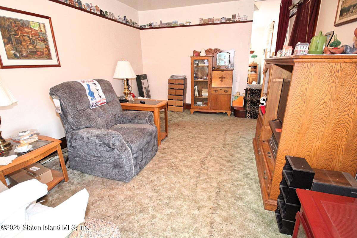 121 Joline Avenue Staten Island, NY 10307 - Photo 8 of 23 121 JOLINE FR RM 2