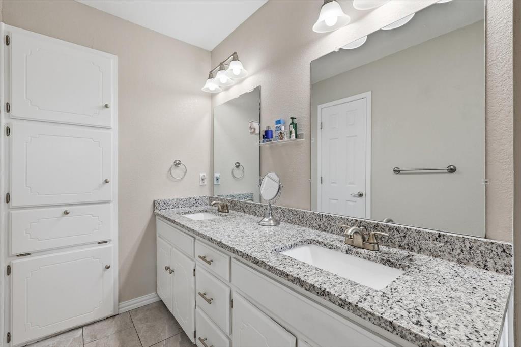 2413 Meadow View Bedford, TX 76021 - Photo 19 of 39