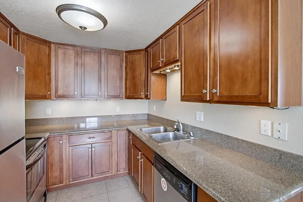 12745 Robison Boulevard, Unit 18 Poway, CA 92064 - Photo 13 of 34