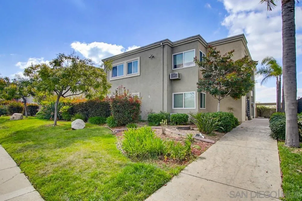 12745 Robison Boulevard, Unit 18 Poway, CA 92064 - Photo 3 of 34