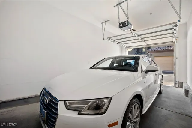 $315,000 | 6868 Sky Pointe Drive, Unit 2076, Las Vegas, NV 89131