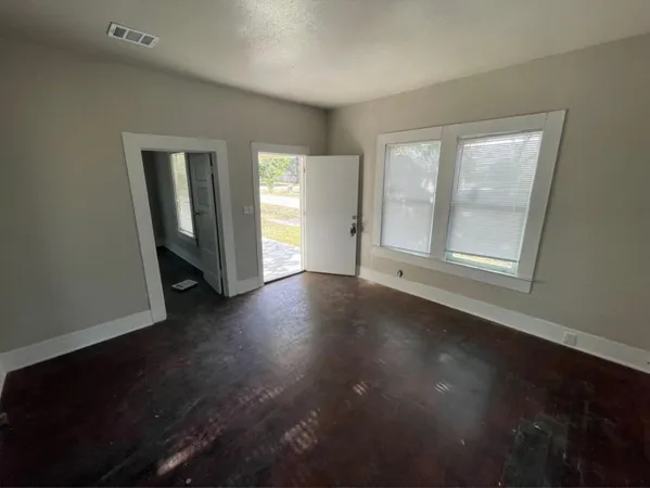 $1,350 | 724 Orange Avenue, Port Arthur, TX 77640