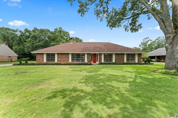 $274,900 | 6667 Martin Drive, Zachary, LA 70791