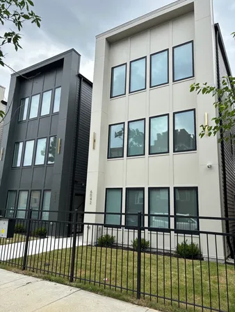 $2,500 | 6042 South Eberhart Avenue, Unit 1, Chicago, IL 60637