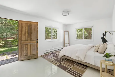 $1,799,000 | 60 Northwest Landing Road, East Hampton, NY 11937