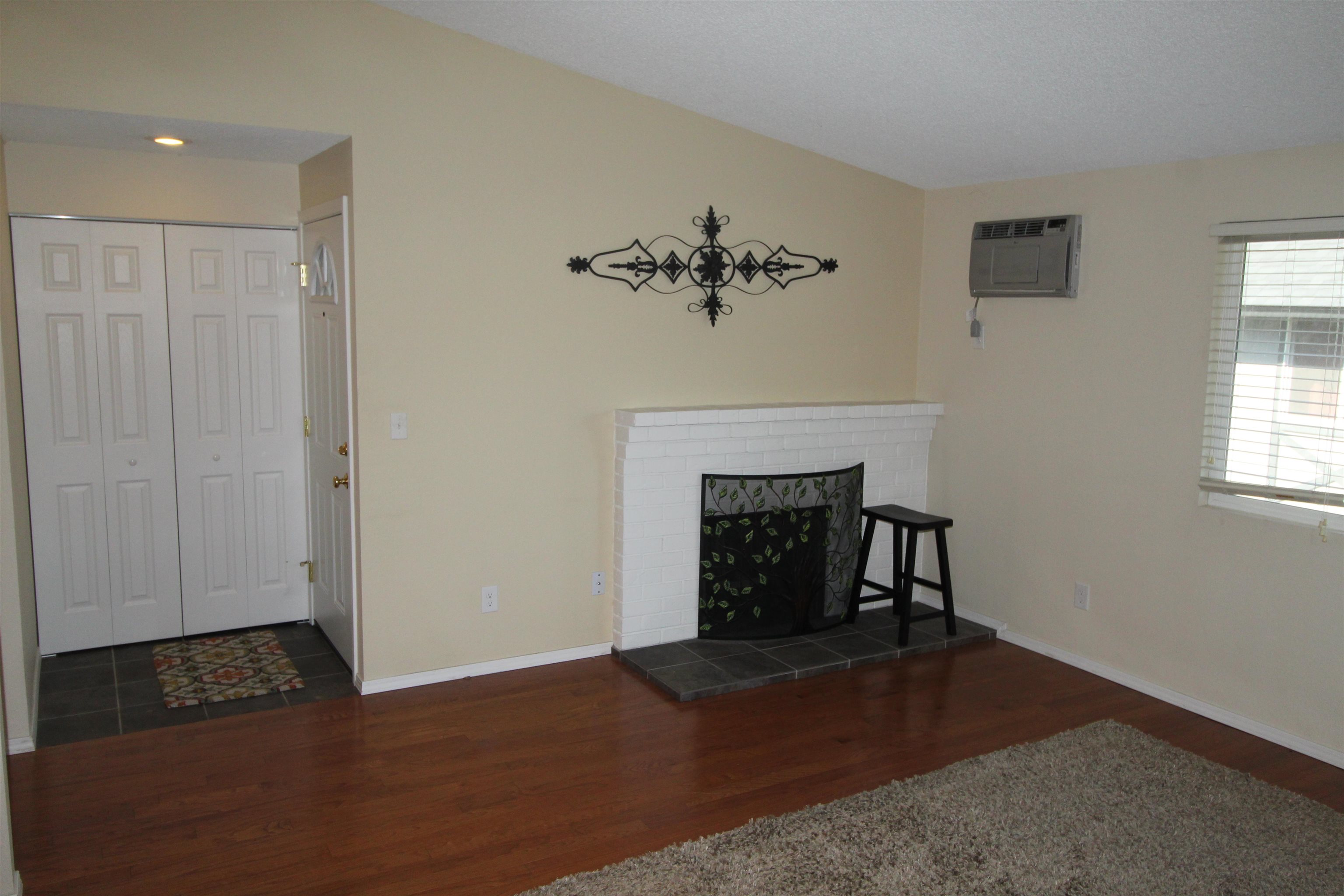 108 East Weile Avenue, Unit 3 Spokane, WA 99208 - Photo 4 of 12