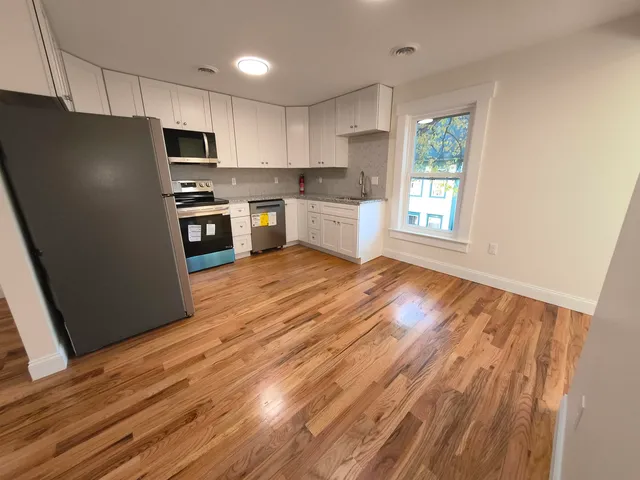 $2,500 | 386 Union Avenue, Unit 2, Laconia, NH 03246