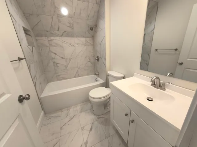 $2,500 | 386 Union Avenue, Unit 2, Laconia, NH 03246