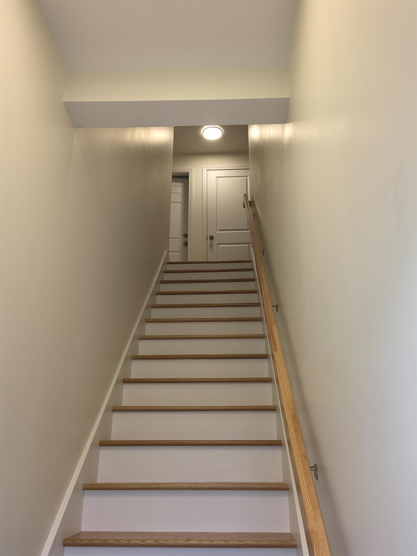 386 Union Avenue, Unit 2 Laconia, NH 03246 - Photo 4 of 38