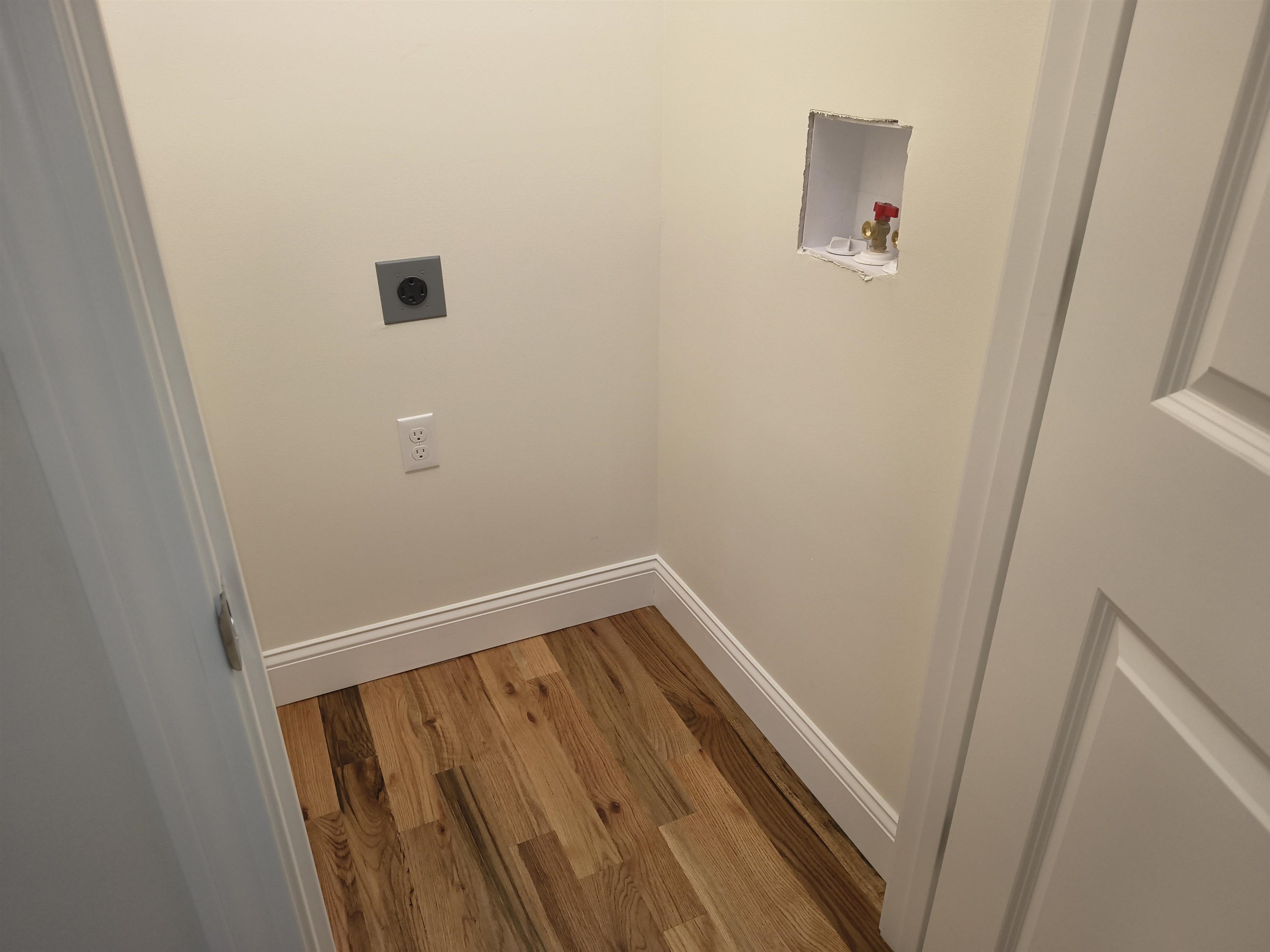 386 Union Avenue, Unit 2 Laconia, NH 03246 - Photo 8 of 38