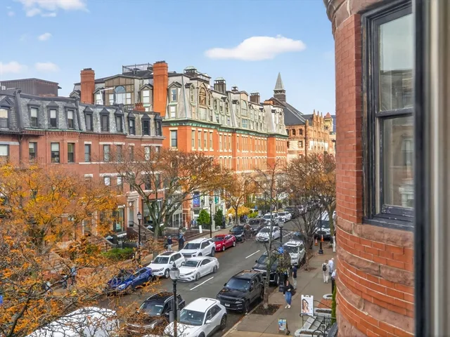 $2,850 | 226 Newbury Street, Unit 21, Boston, MA 02116