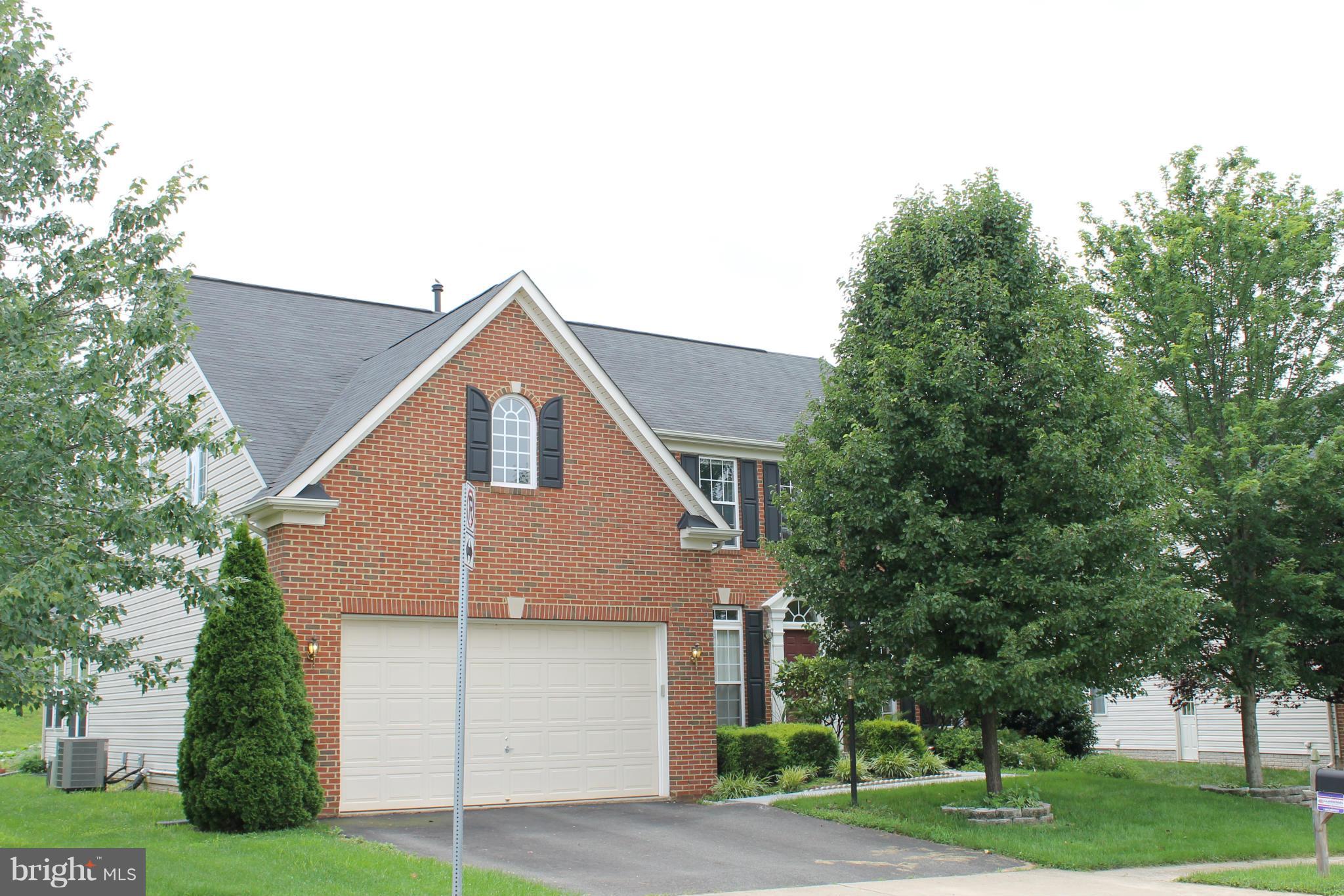 8041 Towering Oak Way Manassas, VA 20111 - Photo 1 of 28 Exterior (Front)