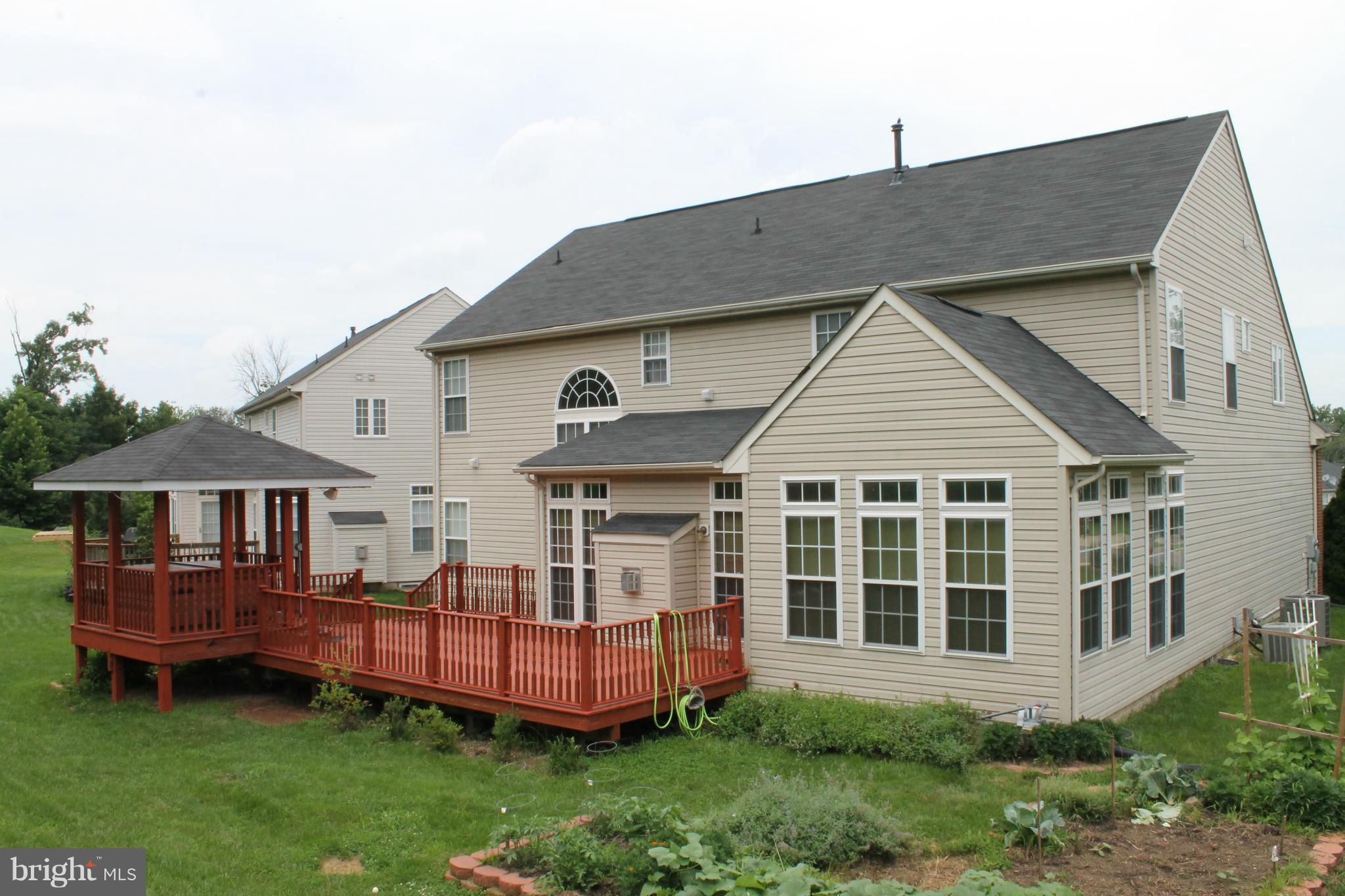 8041 Towering Oak Way Manassas, VA 20111 - Photo 2 of 28 Exterior (Rear)