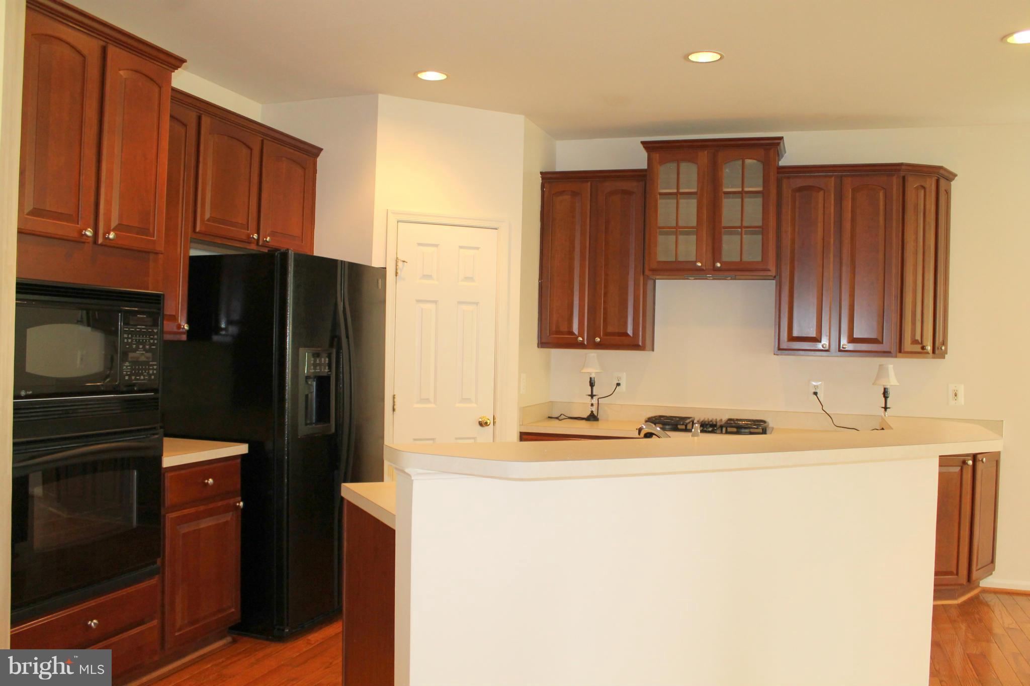 8041 Towering Oak Way Manassas, VA 20111 - Photo 3 of 28 Kitchen