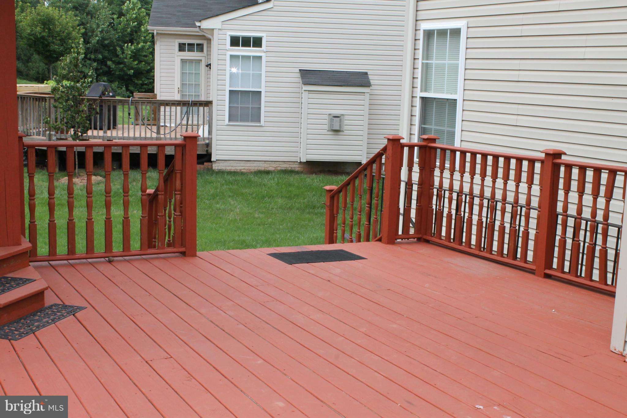 8041 Towering Oak Way Manassas, VA 20111 - Photo 27 of 28 Exterior (Rear)