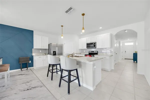 $320,000 | 163 Auburn Grv Boulevard, Auburndale, FL 33823