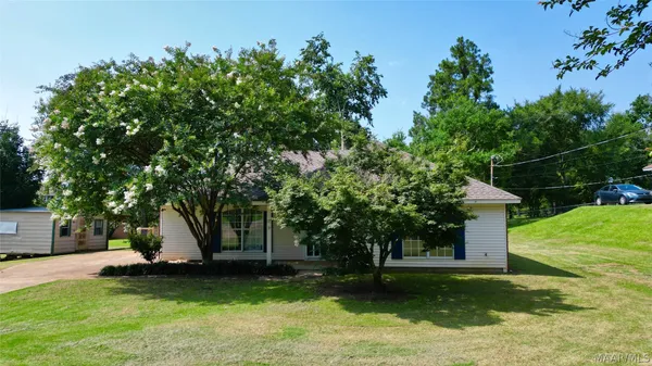 $210,000 | 17 Hilltop Circle, Deatsville, AL 36022