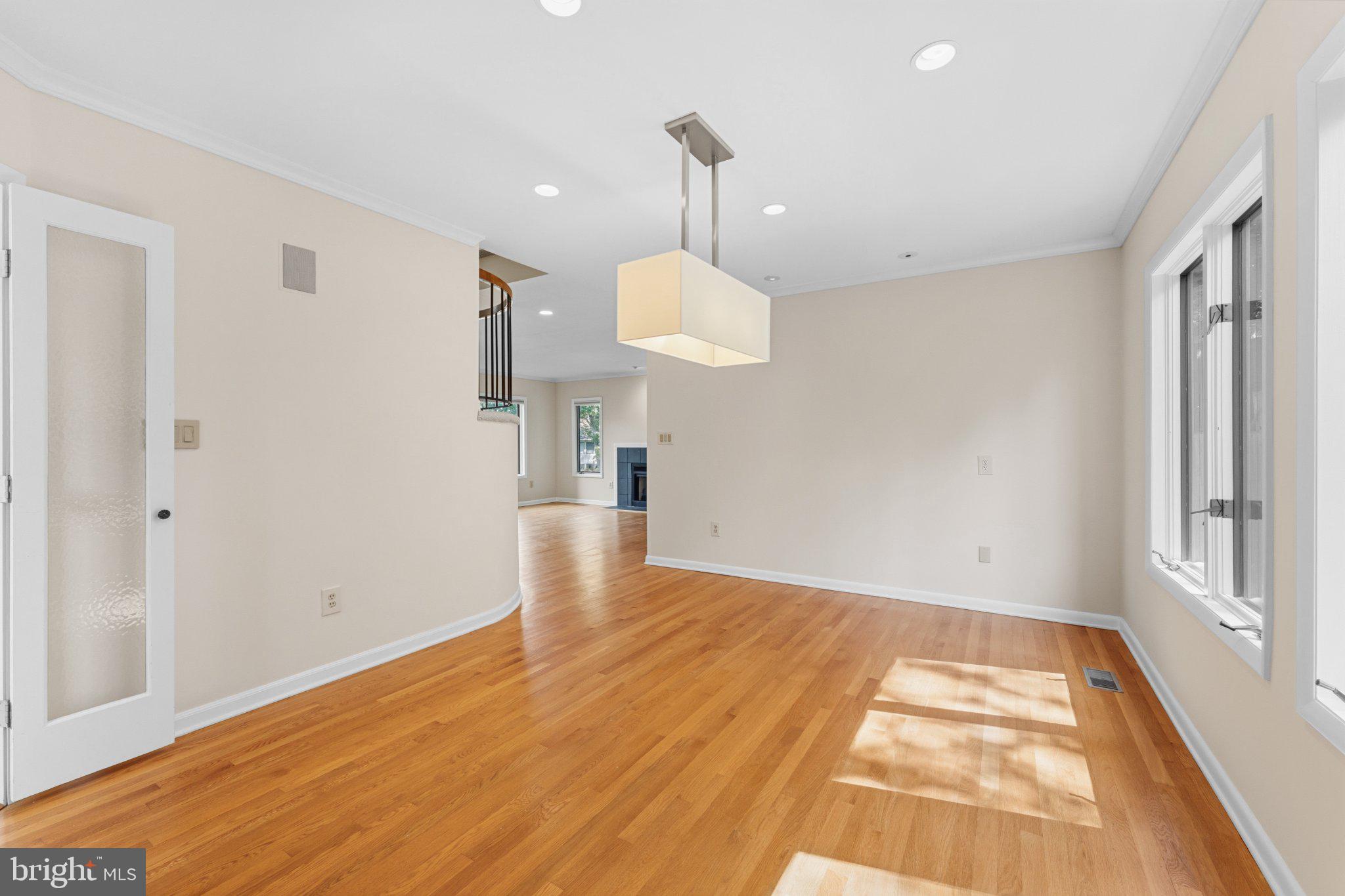 7337 Hooking Road McLean, VA 22101 - Photo 17 of 54 Gallery Image 17