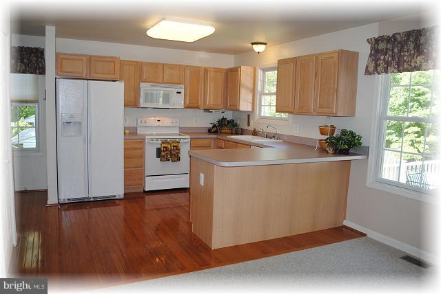 624 Dover Road Pasadena, MD 21122 - Photo 15 of 27 Kitchen