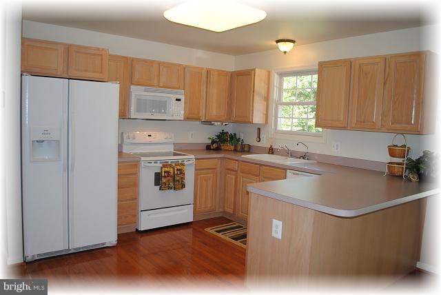 624 Dover Road Pasadena, MD 21122 - Photo 8 of 27 Kitchen