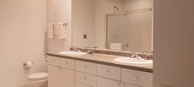 $769,000 | 4922 South Cornell Avenue, Chicago, IL 60615