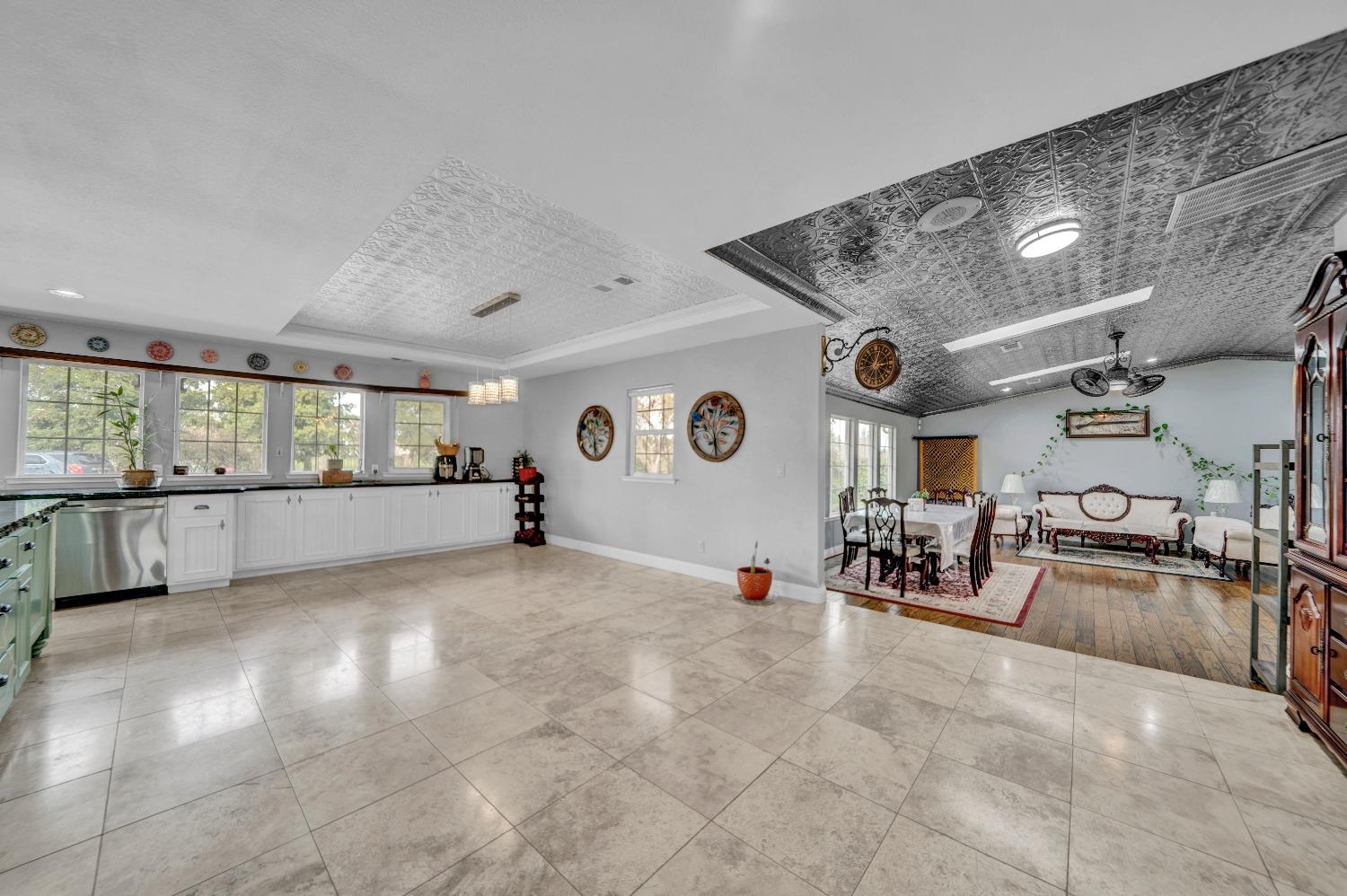 5420 East Jahant Road Galt, CA 95632 - Photo 44 of 73 a view of a livingroom with furniture and a ceiling fan